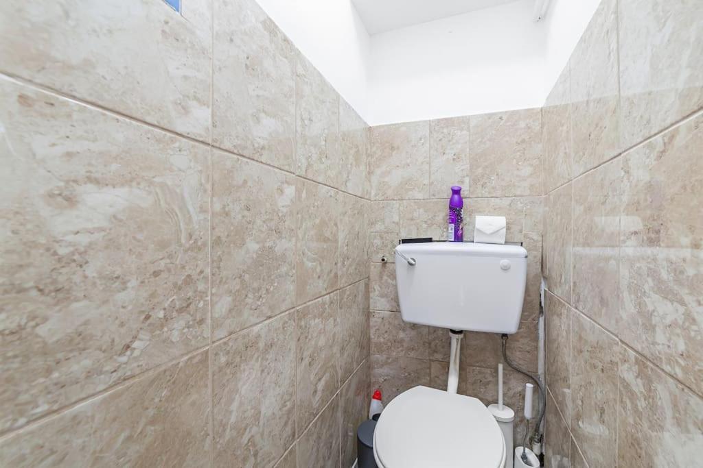 Apartament Modern Living In Stylish 3-bed Flat